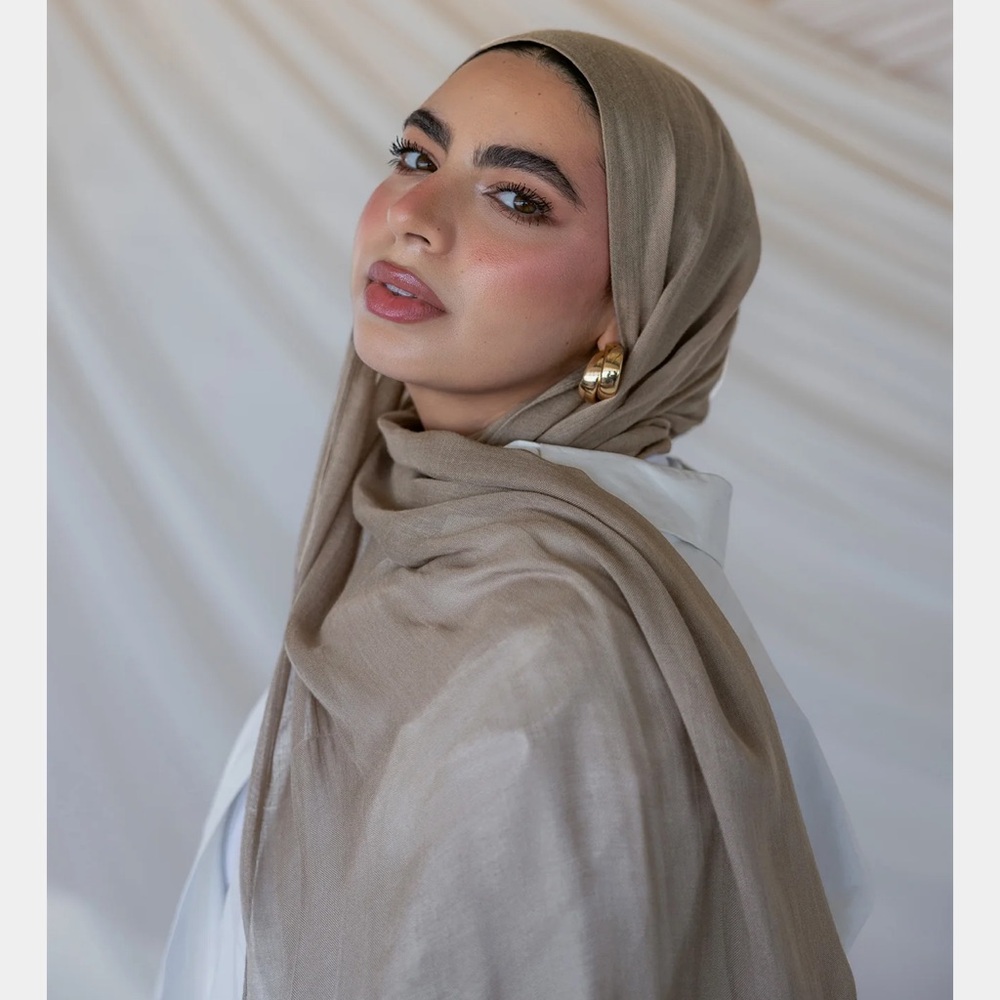 Brand new bundle of 3 vela hijabs